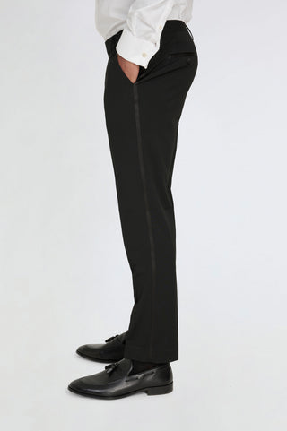 Oliver Three Piece Wool Slim Fit Dinner Suit in Black