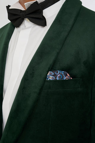 Leo Velvet Tuxedo Dinner Jacket with Shawl Lapel Detail in Emerald Green